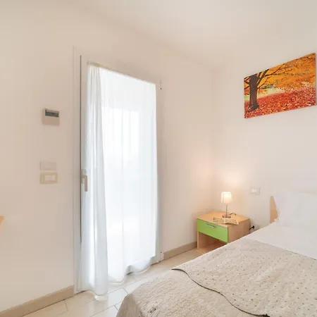 Apartamento Elegant Monica Two Bedroom C6 Sleeps 6 Lignano Sabbiadoro