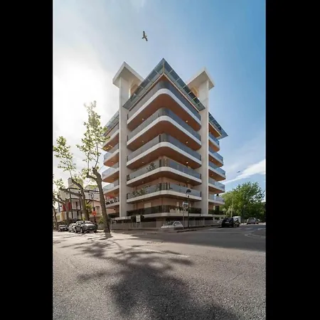 Elegant Monica Two Bedroom C6 Sleeps 6 *