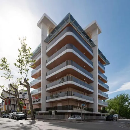 Elegant Monica Two Bedroom C6 Sleeps 6 *