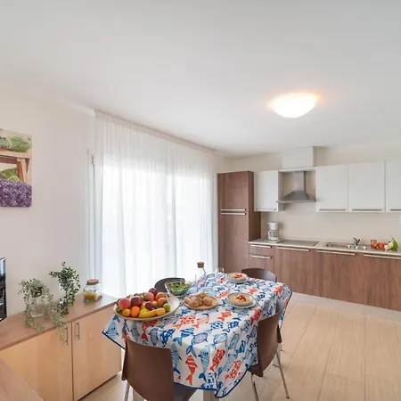 Apartmán Elegant Monica Two Bedroom C6 Sleeps 6 Lignano Sabbiadoro