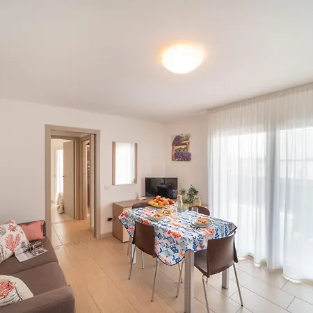 Elegant Monica Two Bedroom C6 Sleeps 6 * Lignano Sabbiadoro